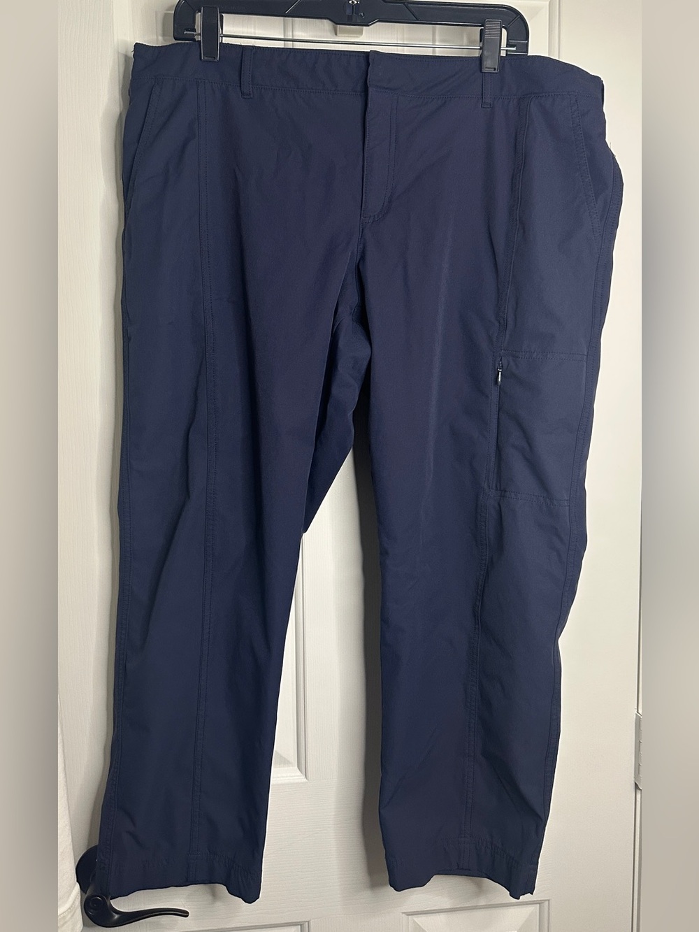 Women's Navy Straight-Leg cropped Performance Pants